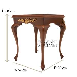 Ensemble de tables de service gigognes classiques en bois de luxe avec pieds français sculptés à la main et accents décoratifs dorés - Product Image 5