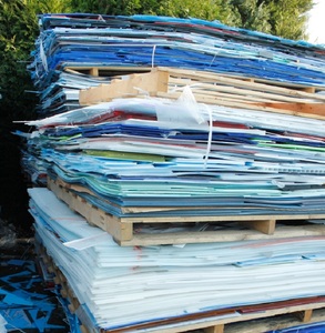 Chatarra de Lámina Acrílica PMMA Limpia Disponible a Granel, Chatarra de Lámina de Plástico Transparente Barata para Reciclaje y Reutilización en Venta - Product Image 3