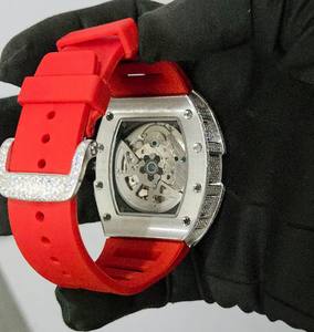 นาฬิกาข้อมืออนาล็อกคุณภาพสูง Miyota เครื่องจักรกลอัตโนมัติ ตัวเรือนโลหะผสมประดับเพชร VVS หน้าปัดกระจก สายซิลิโคน ดีไซน์หรูหราทันสมัย ขนาด 41 มม. - Product Image 4