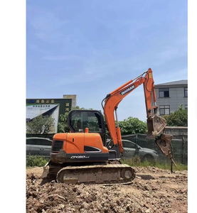 Excavatrice sur chenilles Doosan DX60 d'occasion à vendre, mini-excavatrice de chantier de 6 tonnes, pas cher - Product Image 2
