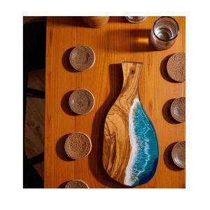 Planche à découper ronde en bois de qualité supérieure fabriquée à la main avec un effet de marbre unique et durable pour un usage domestique et commercial - Product Image 6