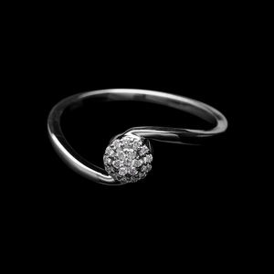 Bague design gracieuse en or 14 carats avec grappe de diamants naturels ronds, tenue élégante et sophistiquée au quotidien - Product Image 4