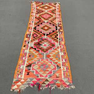 Alfombra Kilim Turca Vintage de 3.2x9.8 pies, Alfombra Persa de Lana Naranja - Product Image 1