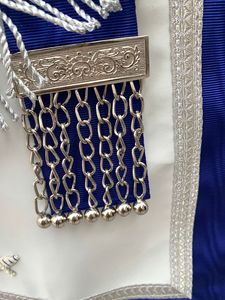 DELANTAL MAESTRO PASADO CASA AZUL CON COLLAR Y JOYA - Product Image 3