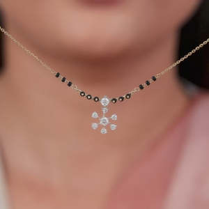 Vasundhara เครื่องประดับเพชรระดับพรีเมี่ยมสำหรับผู้หญิงงานแต่งงานงานปาร์ตี้ - Product Image 4