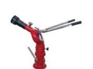 Camion-citerne à eau à essieu unique de 8 tonnes, occasion, 4x2, transmission manuelle, 351-450 CV, 15001-30000 L - Product Image 6