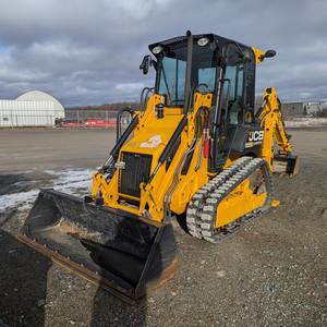 Retroexcavadora JCB 1CXT avanzada con movimiento de pista de tamaño compacto y rendimiento multiusos para trabajos de acceso estrecho - Product Image 4