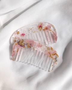 LISTADO PEINES DE CORTE FINO PROFESIONAL DE CALIDAD HECHO A MANO Peine de peluquero profesional para uso en Estilismo de salón Material de resina - Product Image 1