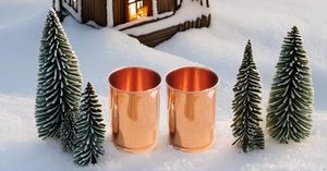 Gobelet en cuivre élégant fait à la main en métal tasse en verre de cuivre pur avec un design classique de finition lisse pour cadeau - Product Image 5