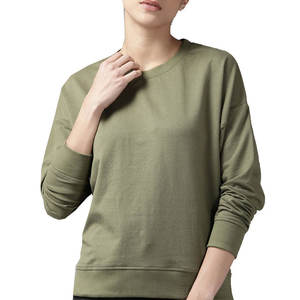 Sweat-shirt personnalisé pour femme, col rond, style streetwear. - Product Image 6