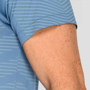 T-shirt en polyamide élasthanne pour homme de haute qualité-Léger, extensible et respirant pour le sport, le fitness et les vêtements décontractés - Product Image 3