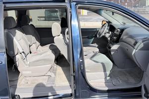 Vehículo Usado a Precio Accesible - Volante a la Izquierda |   Volante a la derecha |   TOYOTA SIENNA LE 2005 CON 48 MIL PESOS MILEALES - Product Image 4