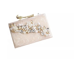2025 nouvelle plus grande vente résine embrayage métal et pierre travail embellissement broderie dames sacs à main à un prix abordable - Product Image 1