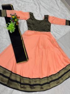 Dernière robe de mariage de fête de style traditionnel Beau tissu de soie doux avec broderie Robe Dupatta - Product Image 2