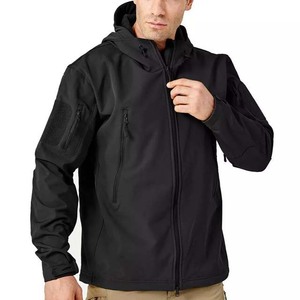 Diseño de logotipo personalizado Venta caliente Custom High Street Nuevo estilo Cómodo Color negro Cremallera Chaqueta Softshell para hombres - Product Image 2