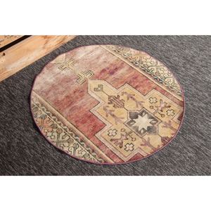 Alfombra turca, alfombra vintage de 2.6x2.6 pies, geométrica morada y verde con elementos florales. - Product Image 4