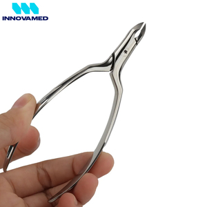 Cortacutículas de Acero Inoxidable con Punta Afilada, Cortador de Piel Muerta, Recortador de Callosidades, Herramienta para el Cuidado de Manos y Pies de Innovamed - Product Image 6