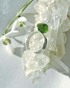 Moldavite Taille Libre Bague Véritable Moldavite 0.8g Météorite Moldavite Cristal Cadeau Pour Son Cadeau D'anniversaire Cadeau D'anniversaire - Product Image 3