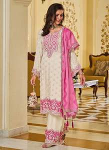 Nouvelle tenue de soirée de créateur, Anarkali rouge cerise, costume en Chanderi fait à la main avec un ensemble Plazzo et Dupatta, prix de gros, vêtements ethniques - Product Image 6