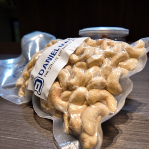 Competitive Price Africa <b>Cashew</b> <b>Nut</b> W450 Grade Organic With USDA/EU Certification Vacuum Packed Peeled for Food Processing - Product Image 4