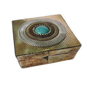 Caja de joyería con cuerno superior de Metal y piedra de resina verde, embalaje de accesorios de joyería, caja de reloj, paquete de joyería personalizado, venta al por mayor - Product Image 1