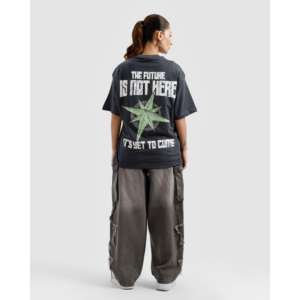 T-shirt imprimé 'Future Is yet to Come' 100% coton, jersey compressé avec un poids de tissu de 300 grammes, impression sérigraphique - Product Image 4