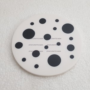 Posavasos de madera de resina de colores modernos combinados, los mejores posavasos cuadrados de madera de olivo con borde de resina transparente de SCI - Product Image 4