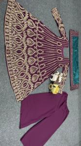 Vestido clásico con bordado floral para mujer Diseño casual corto hasta la rodilla con lentejuelas Técnica tejida de tamaño libre - Product Image 6