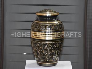 Urne funéraire moderne en laiton noir de style américain Fournitures d'urne funéraire traditionnelle la plus vendue pour les cendres Options en vrac - Product Image 3