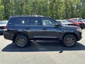 Toyota Land Cruiser SUV 2020 Impecable, Motor 6.1-8L de Aspiración Natural, Transmisión Automática, +400 CV, +500 Nm de Torque, Asientos de Cuero, Techo Solar, 8 Ruedas - Product Image 3