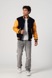 Chaqueta universitaria para hombre de moda 2025 de proveedor de Pakistán, ropa de moda de lona cómoda, opciones OEM de bordado frontal personalizado - Product Image 5