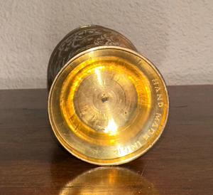 Vase en laiton gravé à la main avec incrustation d'émail rouge et blanc, 12 pouces, motif floral orné, vase à fleurs en métal antique, décoration d'intérieur - Product Image 3