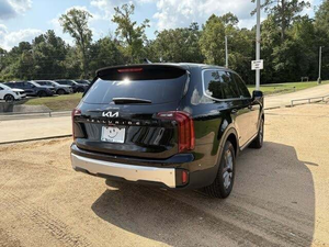 Kia Telluride LX FWD 2024 propre et impeccable - Product Image 3