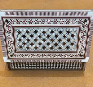 Boîte à bijoux en bois artisanale égyptienne Sultana en nacre – Organisateur de bibelots incrusté de mosaïque (8x5x2,2 po) - Product Image 5