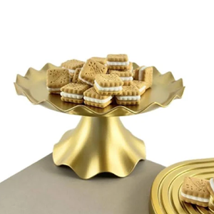 Support à gâteau en métal de forme géométrique dorée pour décoration de mariage aux prix de gros et d'usine, support à gâteau en métal pour les fêtes - Product Image 5