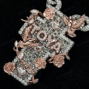 Collar con colgante TOYA personalizado, cadena de eslabones cubanos totalmente helados con diseños de pájaros florales detallados, moissanita chapada en oro al mejor precio - Product Image 4