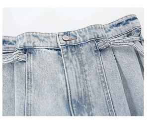 Vaqueros azules clásicos de algodón 100% con decoración de botones con detalles desgastados Característica transpirable para uso durante todo el año - Product Image 4