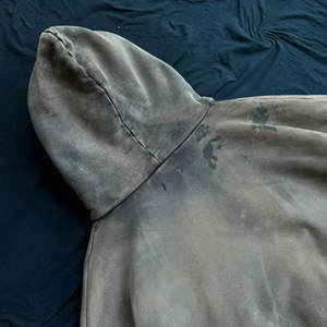Sweat à capuche streetwear personnalisé avec logo, délavage acide, broderie lourde et patchs usés pour hommes - Product Image 4