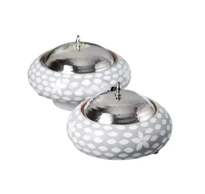 Ensemble de casseroles traditionnelles isolées de 2 pièces avec forme de dôme élégante et accents dorés Réchauffeur d'aliments et plat de service de qualité supérieure - Product Image 5