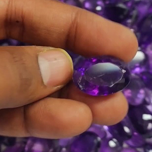 พลอยอเมทิสต์ธรรมชาติ388ชิ้นขนาด11มม. ถึง35มม. ทรงแปดเหลี่ยมตัด5300ซม. มากขายพลอยหลวมตัดเรา $749 - Product Image 4