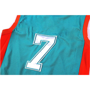 Cómodo 2025 Material de poliéster Tela suave Último diseño Ropa deportiva ligera Uniforme de baloncesto en diferentes colores - Product Image 4