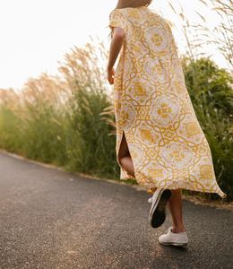 Robe chemise midi pour femme à imprimé floral 100% coton avec patte de boutonnage cachée et boutons en coquille de noix de coco, écologique - Product Image 3