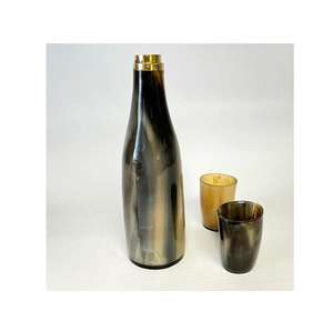 Botella Artesanal de Cuerno de Búfalo Natural con Acabado Brillante y Atractivo Decorativo para una Presentación de Bebidas Elegante en Lowe Coast - Product Image 5