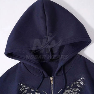 Sweats à capuche pour hommes durables avec strass, style streetwear brillant, logo personnalisé, marque privée, sweats à capuche pour hommes avec strass de signature - Product Image 4