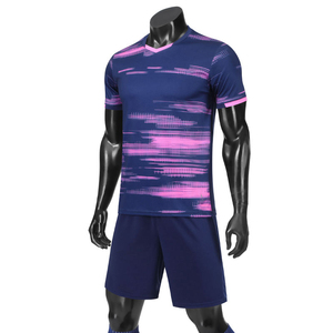 Kit d'uniformes d'équipe de football personnalisés Ensemble de shorts de football sublimés de qualité supérieure Tissu léger évacuant l'humidité Col en V - Product Image 6