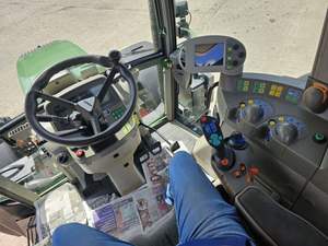 รถแทรกเตอร์ฟีนด์ท 415 วาโร่ คุณภาพสูง กำลังแรง 160 แรงม้า เครื่องยนต์ดีเซล ขับเคลื่อน 4 ล้อ พร้อมระบบส่งกำลังวาโร่ พร้อมจัดส่ง - Product Image 5