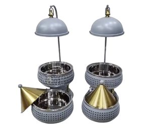 Ensemble de table design de quatre casseroles en métal durable de différentes tailles, idéales pour la présentation des aliments de haute qualité - Product Image 5