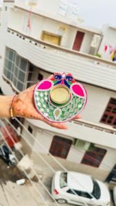 Hermosa Puja Thali hecha a mano, regalo de regreso de boda para invitados Diya para el hogar, tela DE TRABAJO DE Gota, regalo de Festival hecho a mano Thali - Product Image 3