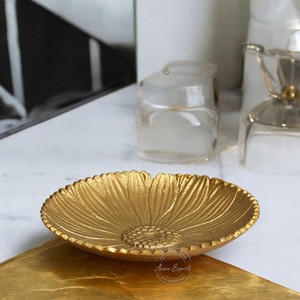 Elegante bandeja decorativa con forma de hoja dorada para uso en mesa Elegante centro de mesa Ideal para decoración festiva y regalos - Product Image 6