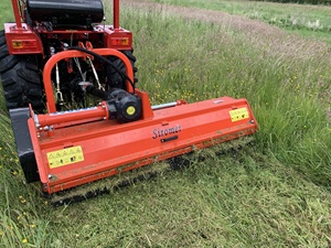 Desbrozadora de Tres Puntos Nueva y Usada con Rotor de Cuchillas en Y para Cortar Césped, Desmalezar y Operaciones Agrícolas - Product Image 1